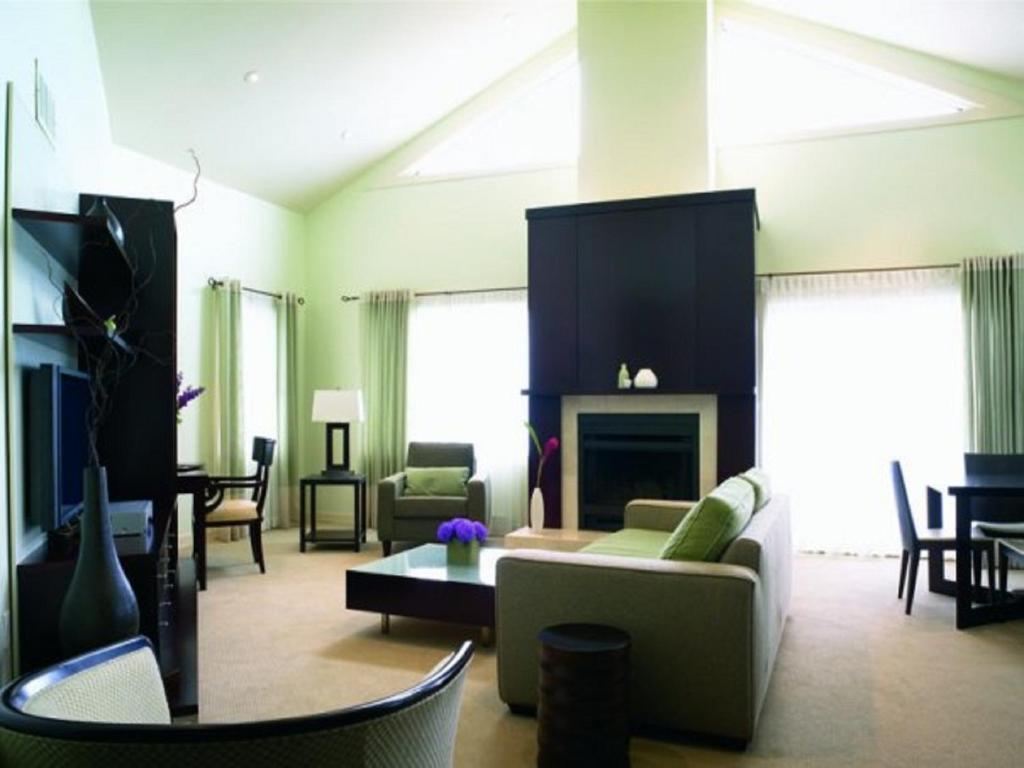 Hotel Taboo Muskoka Gravenhurst Esterno foto