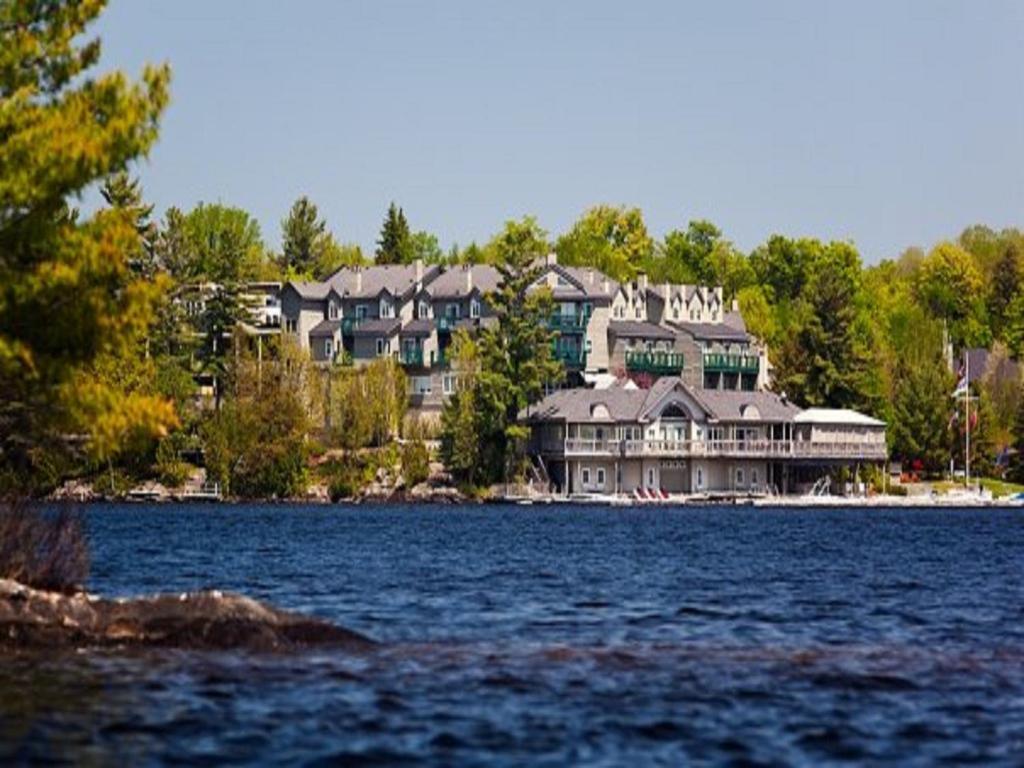 Hotel Taboo Muskoka Gravenhurst Esterno foto