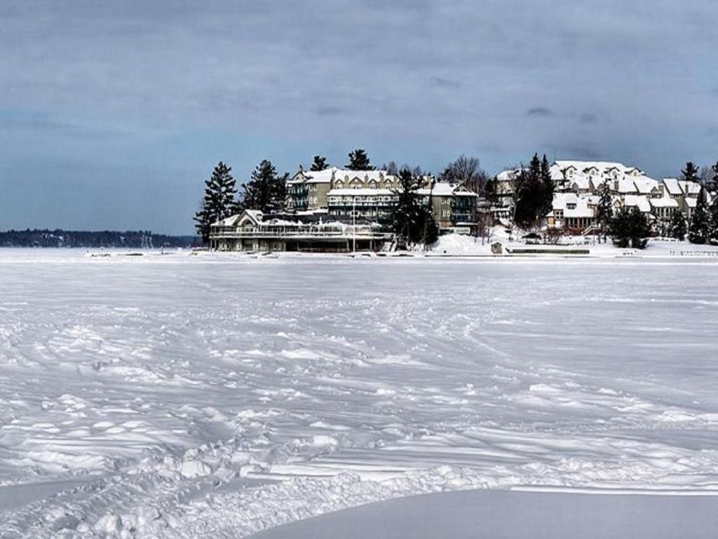 Hotel Taboo Muskoka Gravenhurst Esterno foto