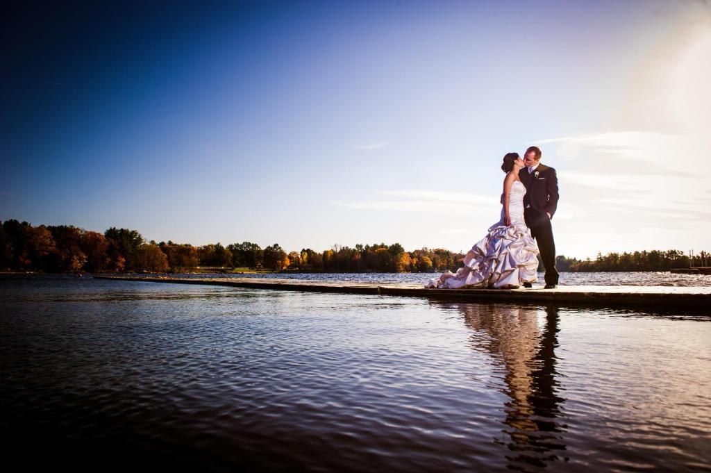 Hotel Taboo Muskoka Gravenhurst Esterno foto
