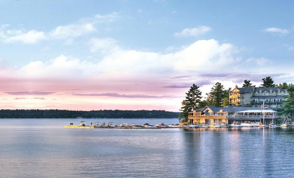 Hotel Taboo Muskoka Gravenhurst Esterno foto
