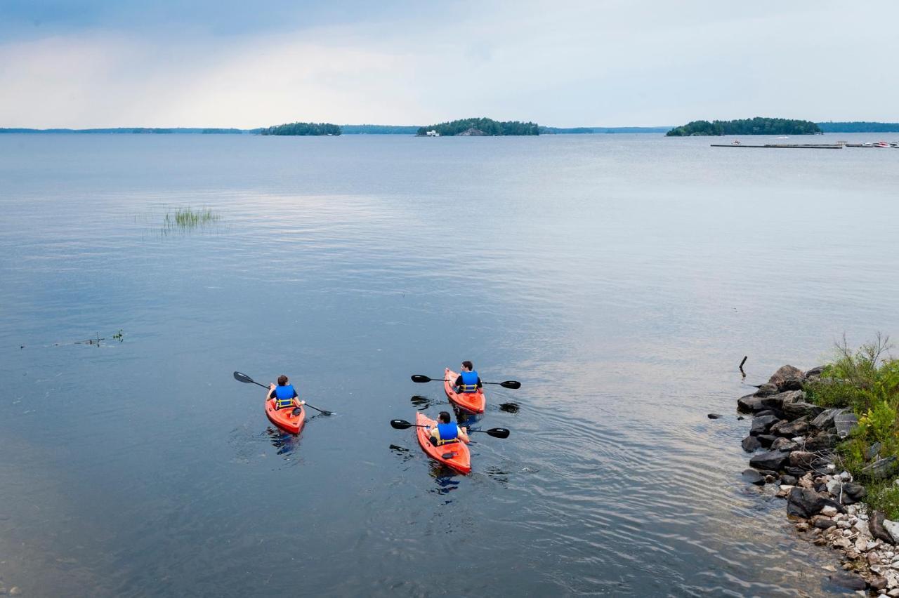 Hotel Taboo Muskoka Gravenhurst Esterno foto